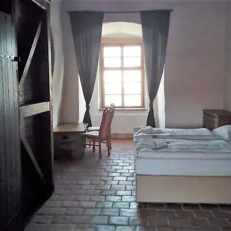 Zamek Kolstejn - Chateau Goldenstein Branná