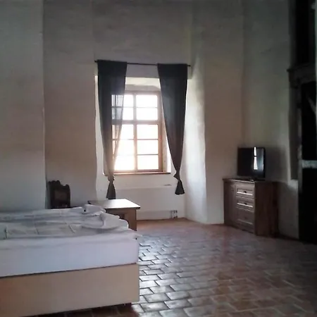 Zámek Kolštejn - Chateau Goldenstein 3* Branná