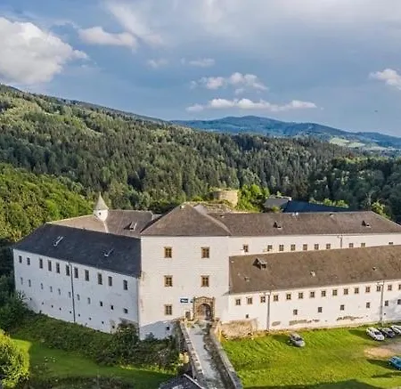 Zamek Kolstejn - Chateau Goldenstein Hotel Branná