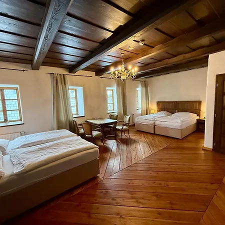 Zamek Kolstejn - Chateau Goldenstein 3*