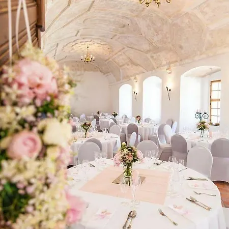 Zamek Kolstejn - Chateau Goldenstein 3* Branná