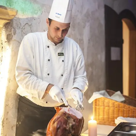 Zamek Kolstejn - Chateau Goldenstein Hotel