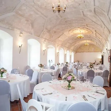 Zamek Kolstejn - Chateau Goldenstein Branná