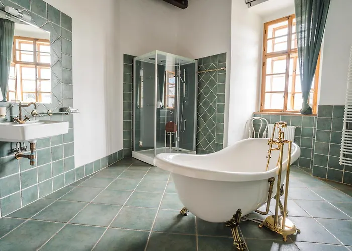 Zámek Kolštejn - Chateau Goldenstein Szálloda 3*