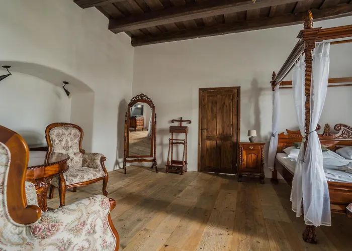 Zámek Kolštejn - Chateau Goldenstein 3* Branná