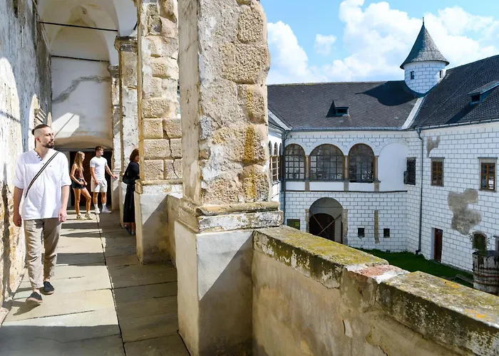 Szálloda Zámek Kolštejn - Chateau Goldenstein Branná