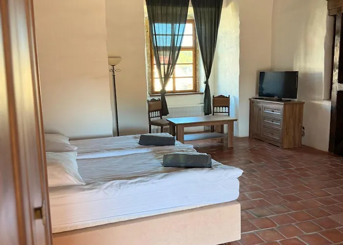 Zámek Kolštejn - Chateau Goldenstein 3* Branná